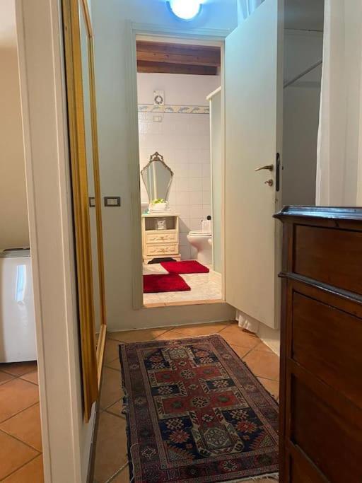 Appartement La Casa Nel Borgo à Angera Extérieur photo