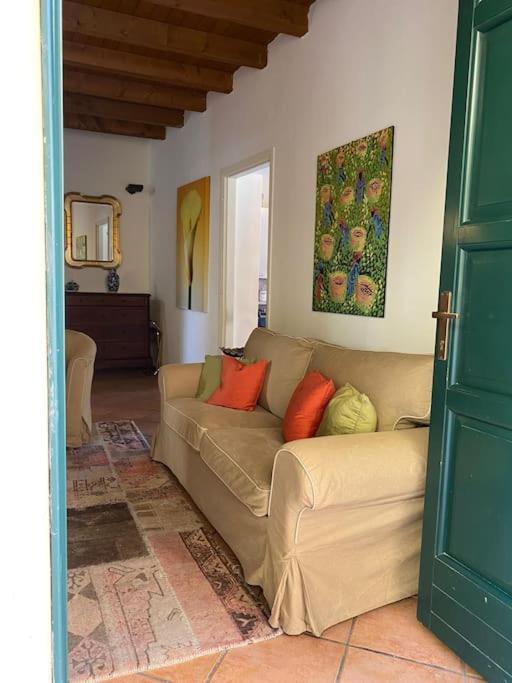 Appartement La Casa Nel Borgo à Angera Extérieur photo
